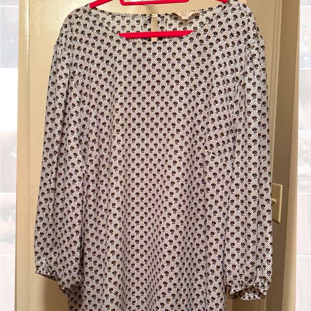 Chic Black and White Patterned Blouse